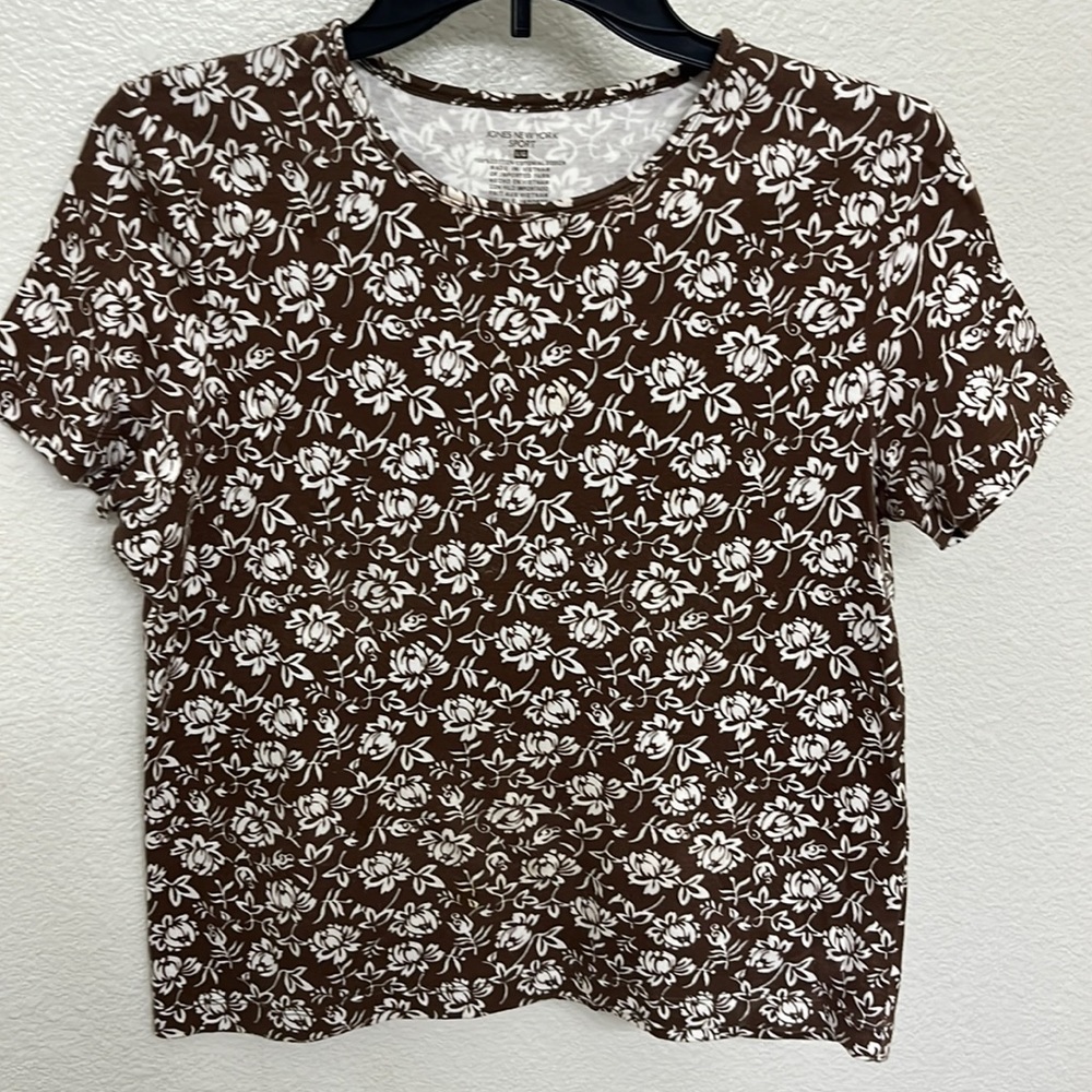 Brown floral tee